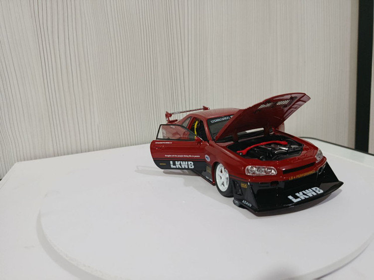 ماکت فلزی نیسان اسکایلاین GTR R34 مدل Liberty Walk | مقیاس 1:24 با صدا و چراغ