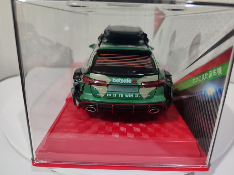 ماکت فلزی آئودی RS6 Betsafe Camo Edition | مقیاس 1:24 چراغدار و صدادار